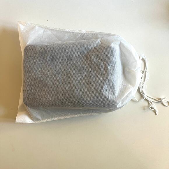 MICHAEL KORS NWT, Leather Black Jet Set Crossbody & Dust Bag - Picture 8 of 10